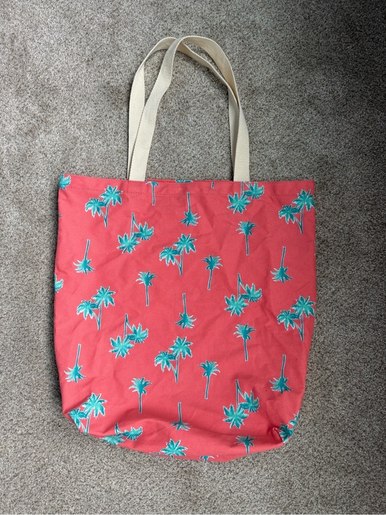 Old Navy Handbags - NWOT Canvas Palm Print Tote Bag in Coral